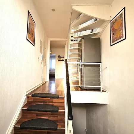 Lovely House Apartment *