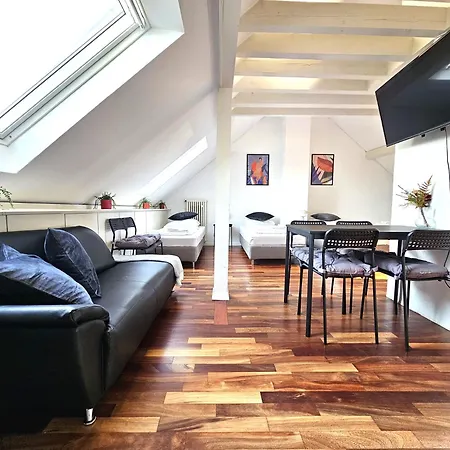 Lovely House Lägenhet *